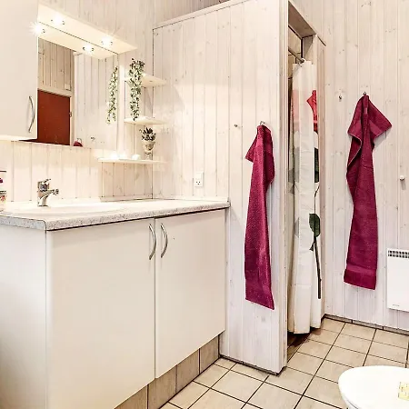 Three-bedroom Holiday In 2 Feriehus *