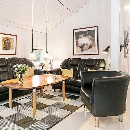 Feriehus Three-bedroom Holiday In 2