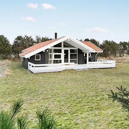 Three-bedroom Holiday In 2
