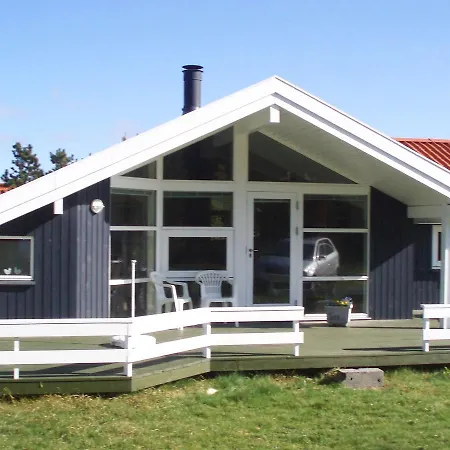 Feriehus Three-bedroom Holiday In 2 *
