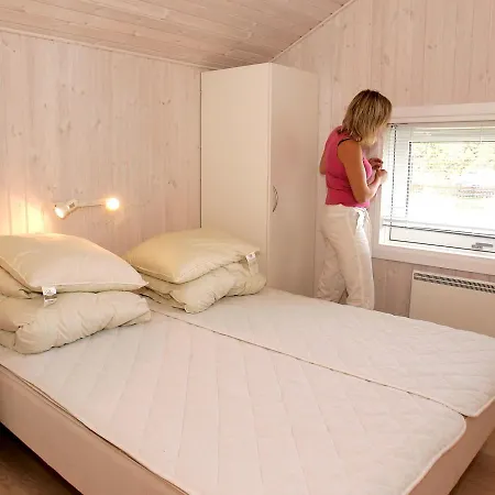 Feriehus Three-bedroom Holiday In 2 *